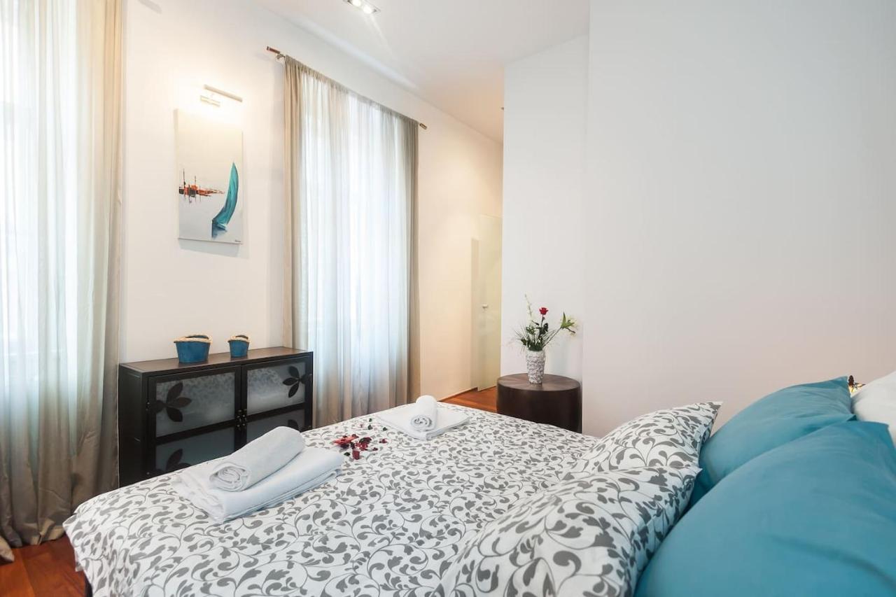 ★5 Star Living-amazing 2bed|2bath Apt-old Town Sq Apartment *