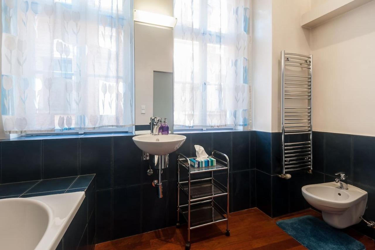 Apartment ★5 Star Living-amazing 2bed|2bath Apt-old Town Sq Prague