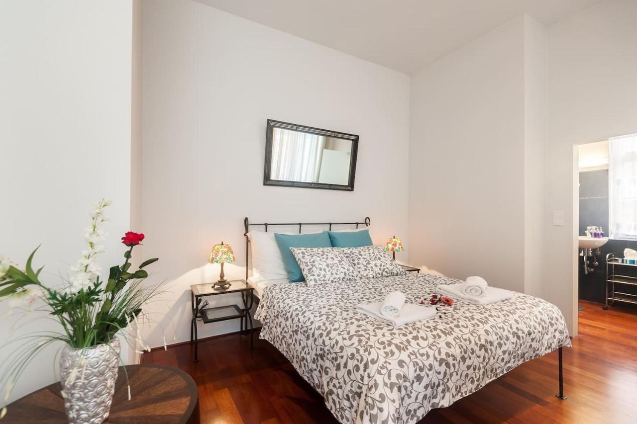 ★5 Star Living-amazing 2bed|2bath Apt-old Town Sq Apartment